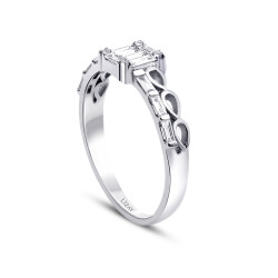 0.36 Carat Baguette Diamond Ring - 2