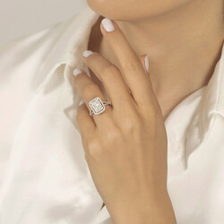 0.90 Carat Diamond Baguette Ring - 3